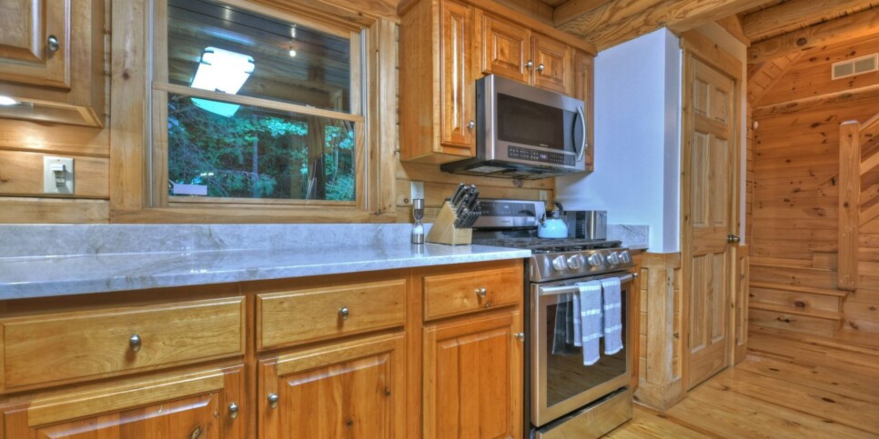 Blue Ridge Cabin - Blueberry Hill - Kitchen
