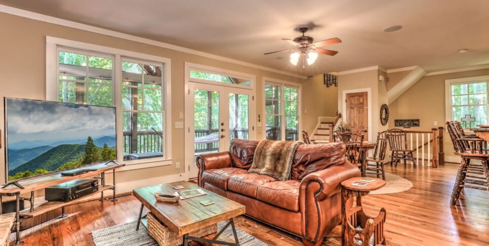 Big Canoe - Stars Align Cottage - Living Room