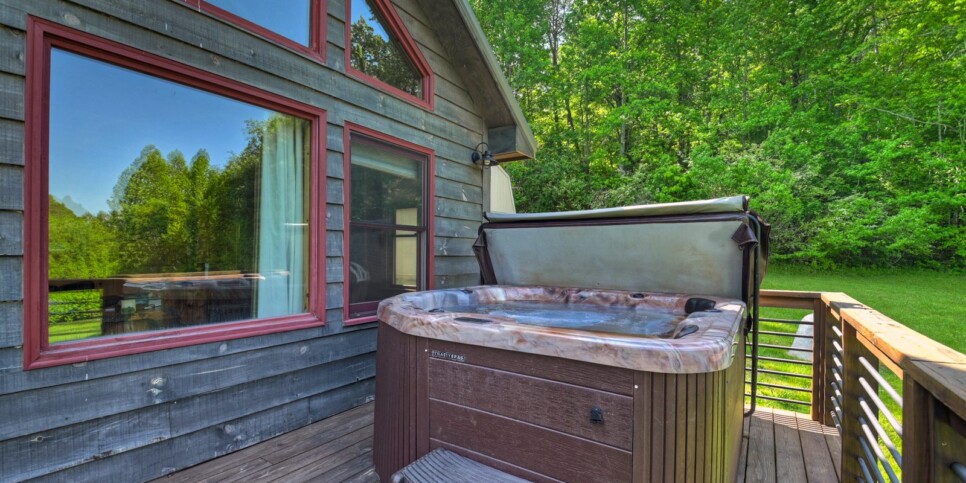 blue ridge carters cozy cabin exterior