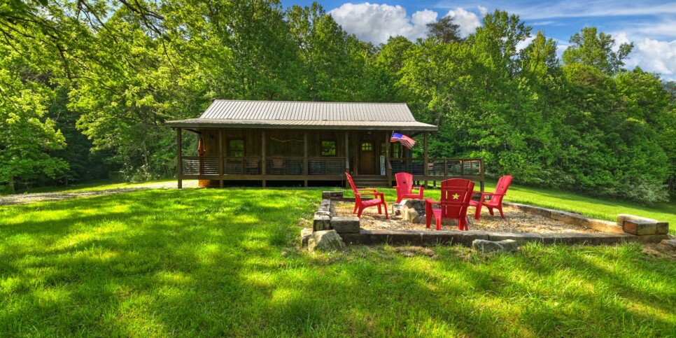 blue ridge carters cozy cabin exterior