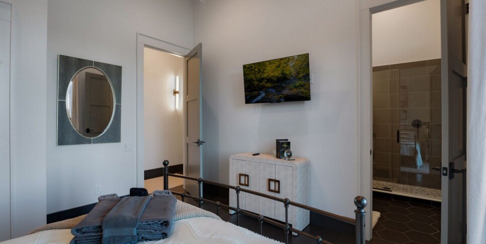 Blue Ridge - Quiet Time - Bedroom