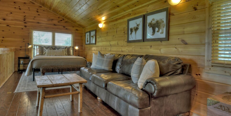 Blue Ridge - Sunrise Vista Lodge - Loft Bedroom