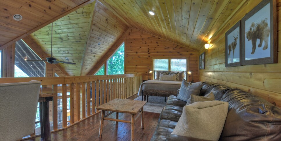 Blue Ridge - Sunrise Vista Lodge - Loft Bedroom