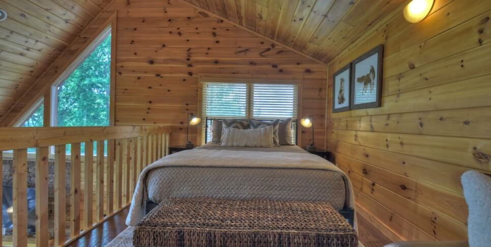 Blue Ridge - Sunrise Vista Lodge - Loft Bedroom