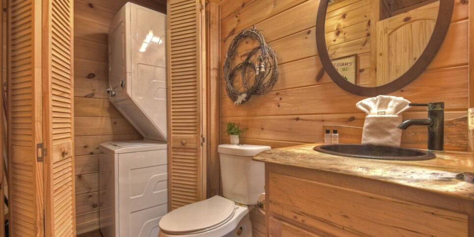 Blue Ridge - Cabin Rental - Carters Cozy Cabin - Bathroom
