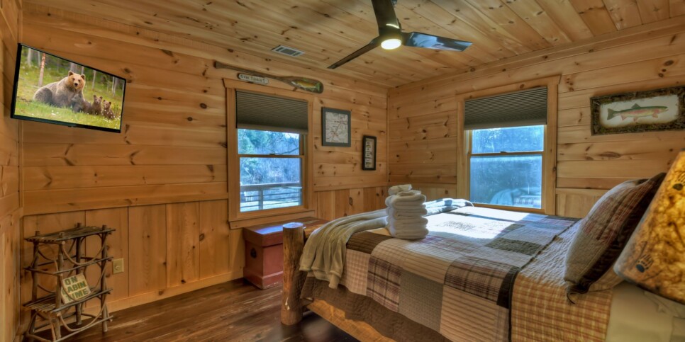 Blue Ridge - Cabin Rental - Carters Cozy Cabin - Bedroom