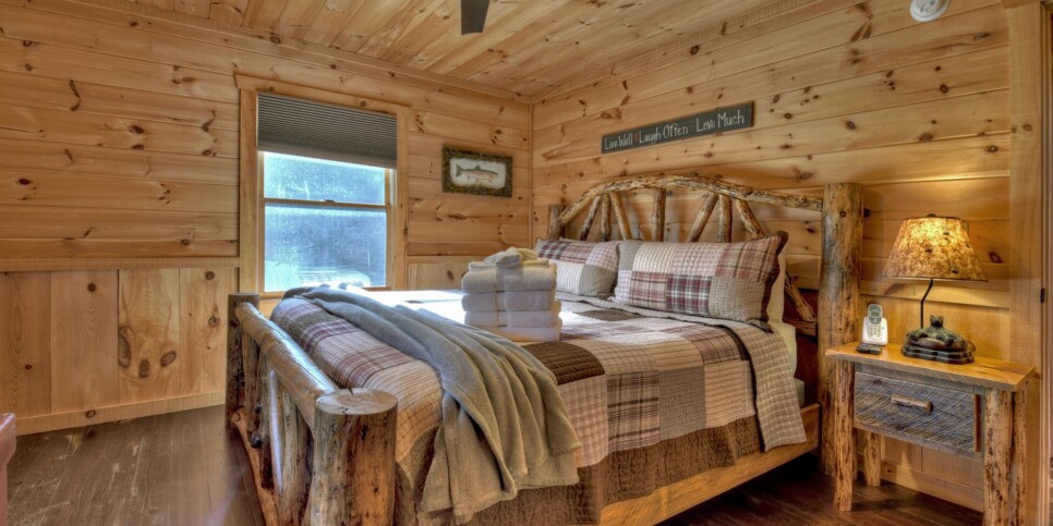 Blue Ridge - Cabin Rental - Carters Cozy Cabin - Bedroom