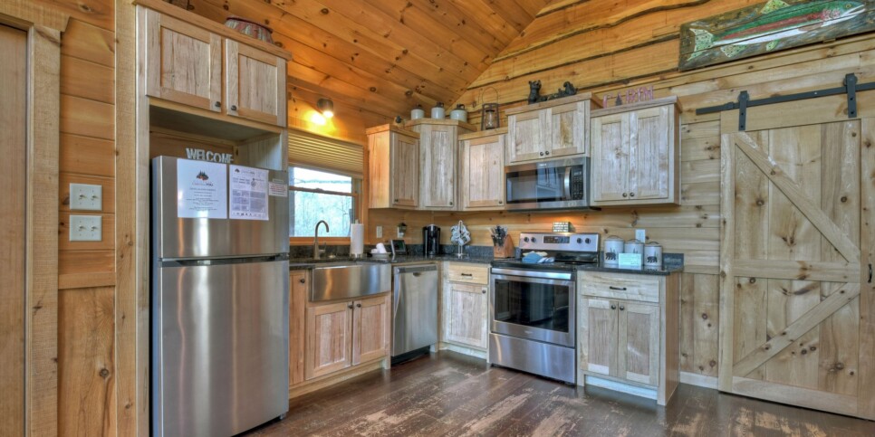 Blue Ridge - Cabin Rental - Carters Cozy Cabin - Kitchen