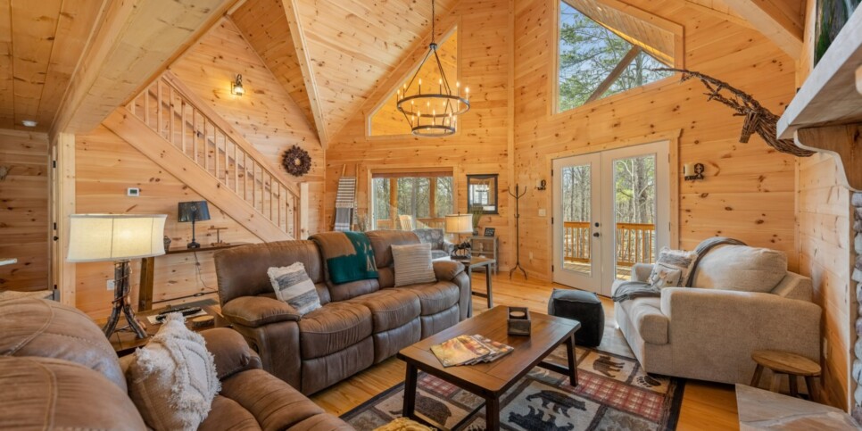 Ellijay - Bucks Bear Lodge - Living Room