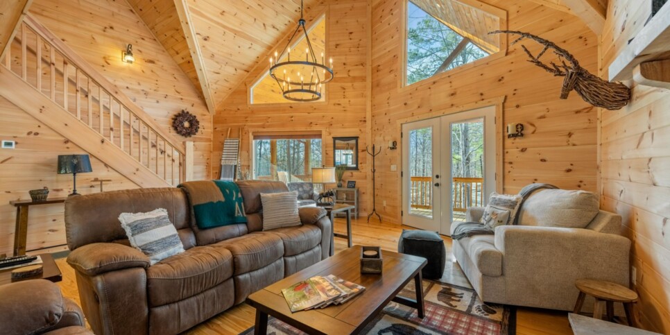 Ellijay - Bucks Bear Lodge - Living Room