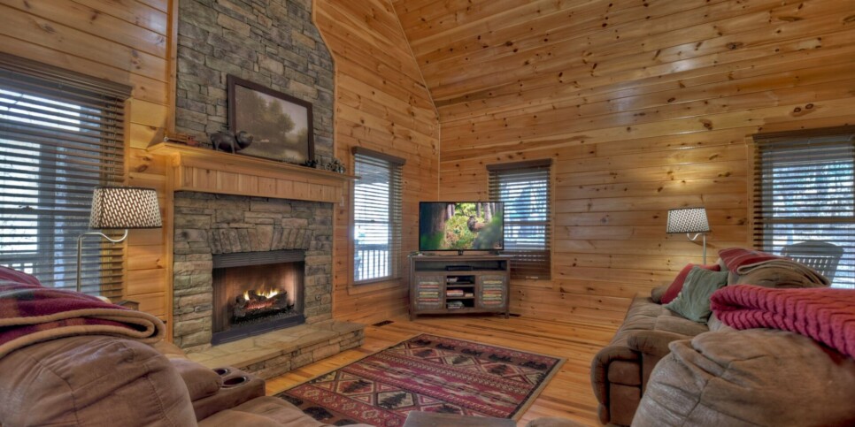 Ellijay - Harleys River Retreat - Living Room