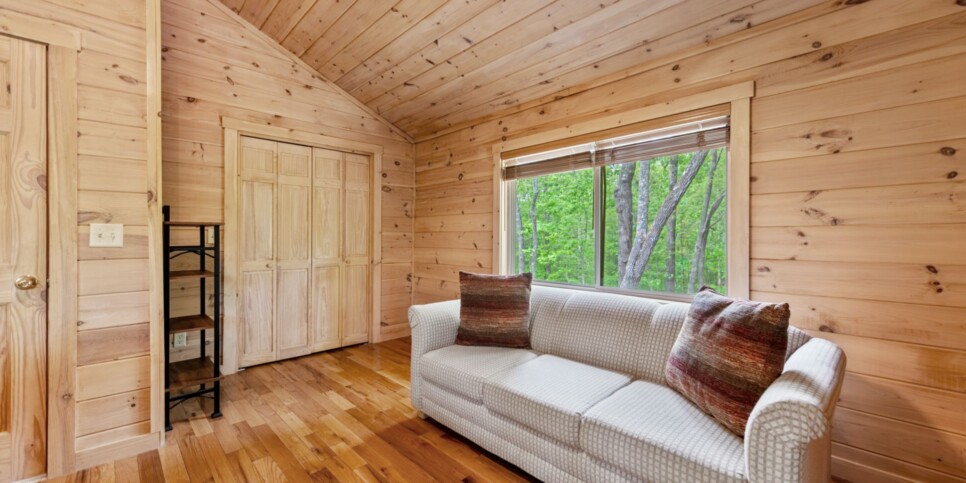Mineral Bluff - Firefly Cabin - Bedroom