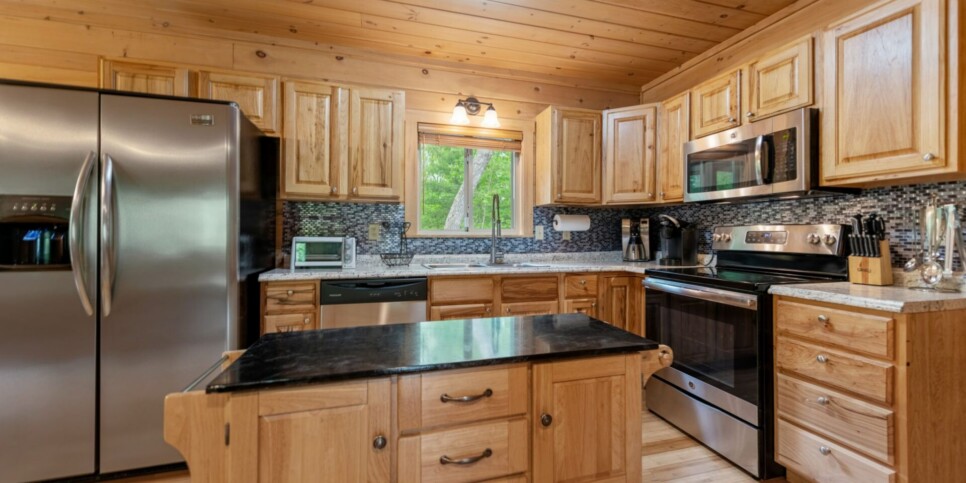 Mineral Bluff - Firefly Cabin - Kitchen
