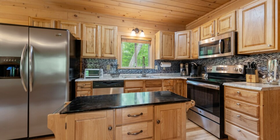 Mineral Bluff - Firefly Cabin - Kitchen