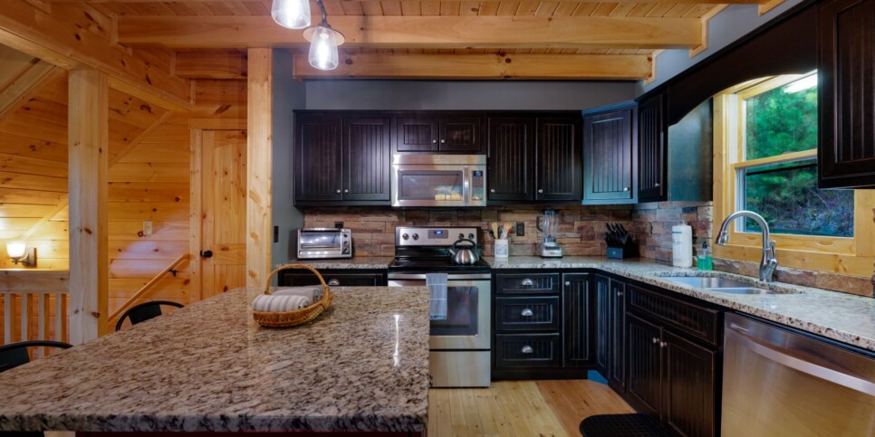 Ellijay Ga Cabin - Peaceful River Hideaway - Kitchen
