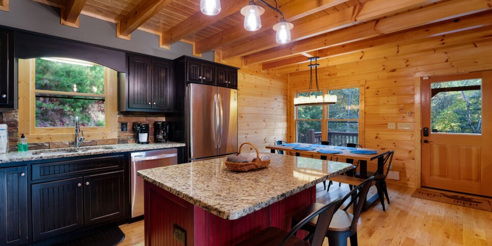 Ellijay Ga Cabin - Peaceful River Hideaway - Kitchen