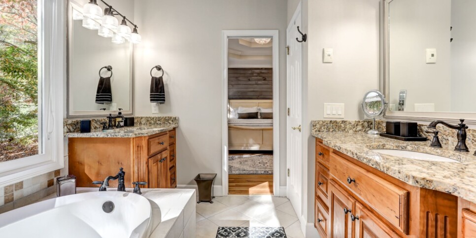 Big Canoe Rental - Firefly Landing - Bathroom