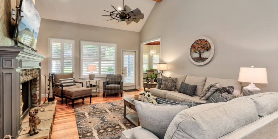 Big Canoe Rental - Firefly Landing - Living Room