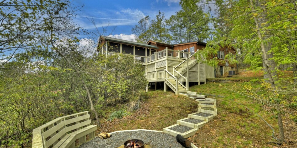 Blue Ridge - Fireside Bluff - Exterior