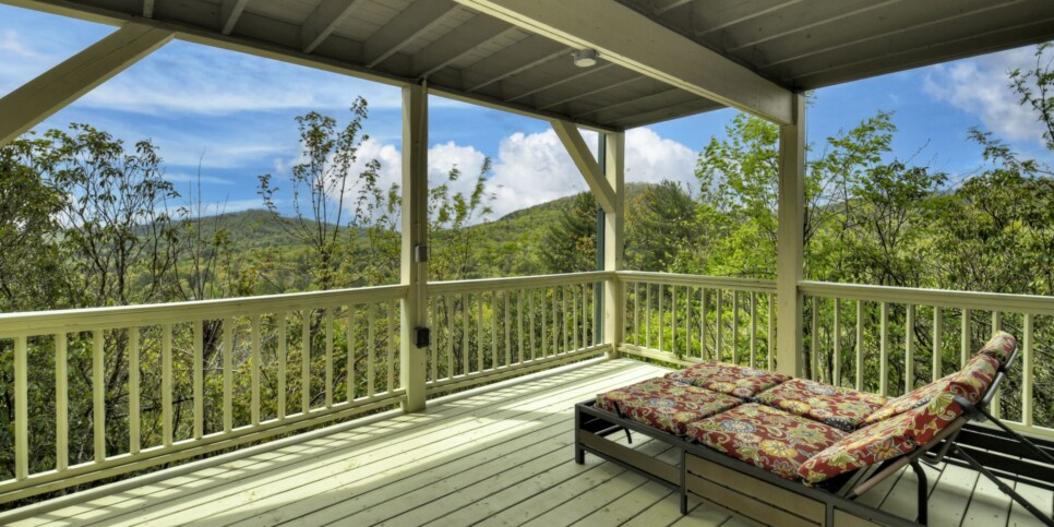 Blue Ridge - Fireside Bluff - Exterior