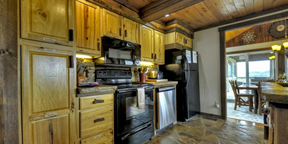 Blue Ridge - Fireside Bluff - Kitchen