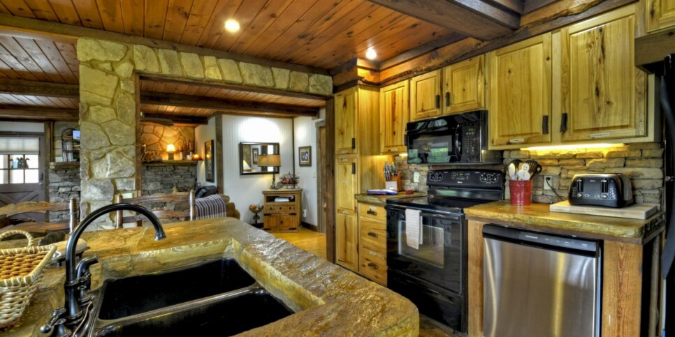 Blue Ridge - Fireside Bluff - Kitchen