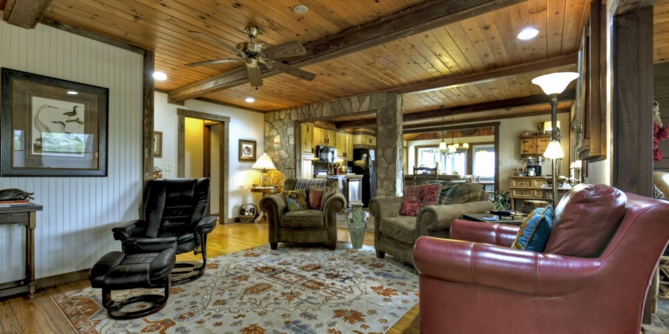 Blue Ridge - Fireside Bluff - Living Room