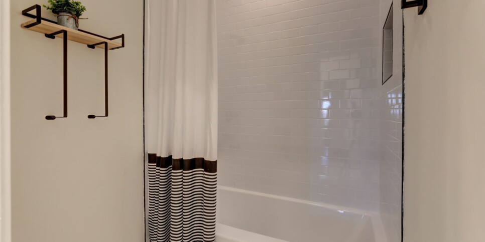 Big Canoe Rental - McElroy Manor - Bathroom