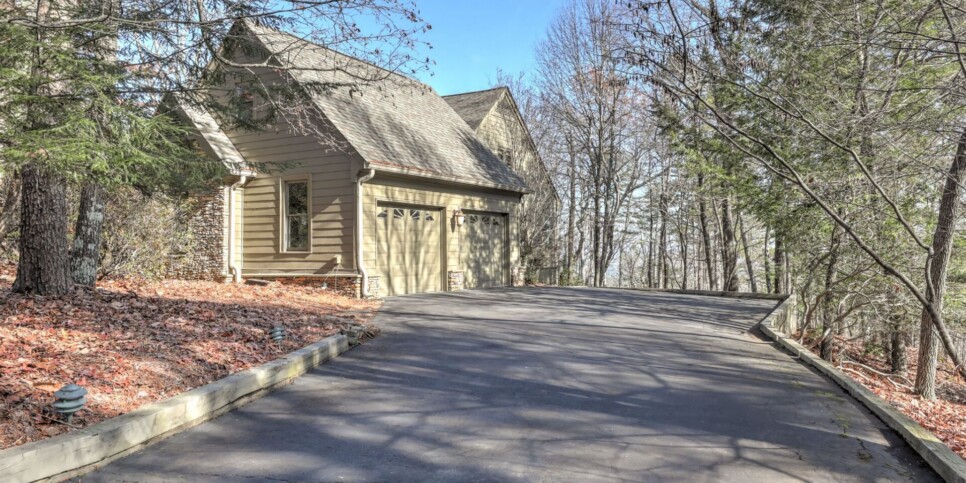 Big Canoe Rental - McElroy Manor - Exterior