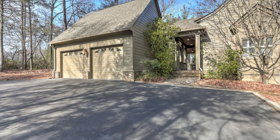 Big Canoe Rental - McElroy Manor - Exterior