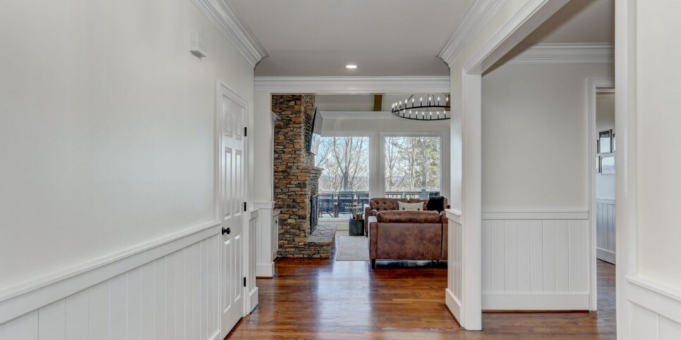 Big Canoe Rental - McElroy Manor - Living