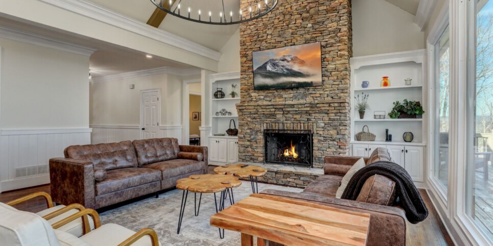 Big Canoe Rental - McElroy Manor - Living