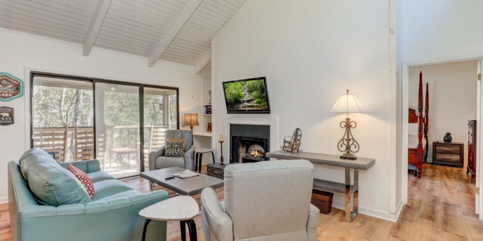 Big Canoe - Misty Ridge - Living Room