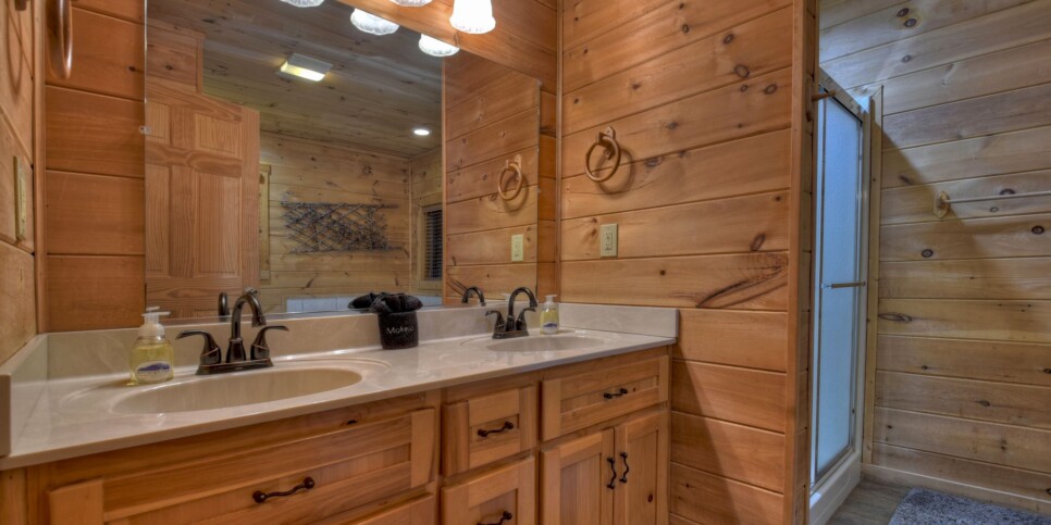 Blue Ridge - Blue Ridge Bliss - Bathroom