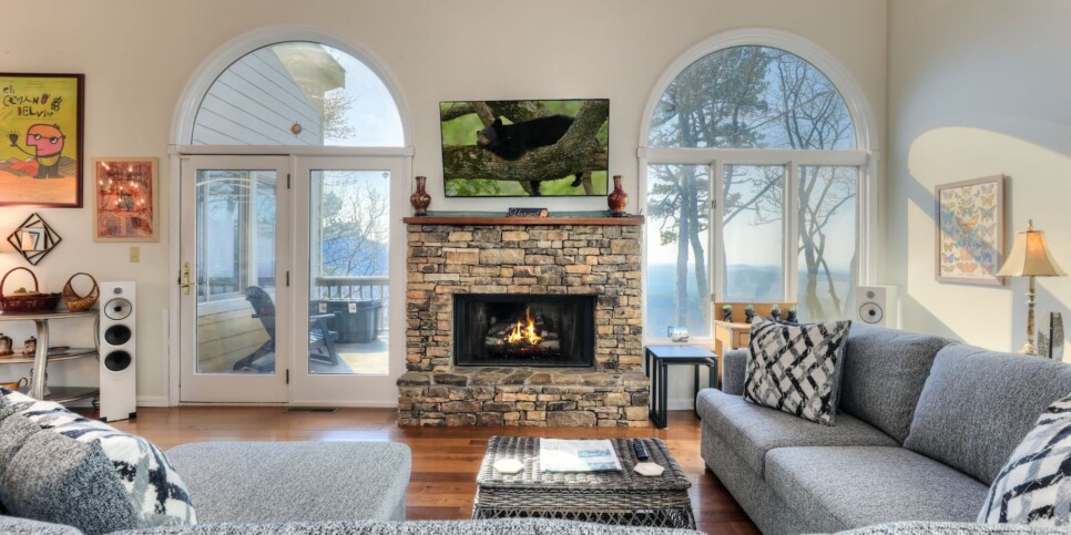 Big Canoe - The Grateful Den - Living Room