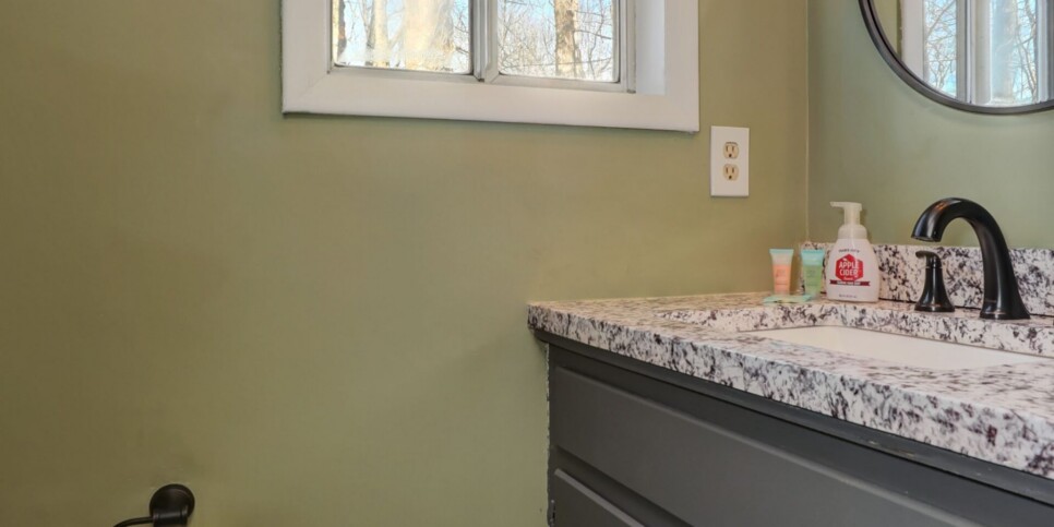 Bent Tree Chalet - Cozy Days Hideaway - Bathroom