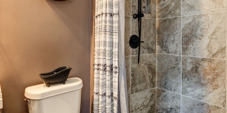 Bent Tree Chalet - Cozy Days Hideaway - Bathroom