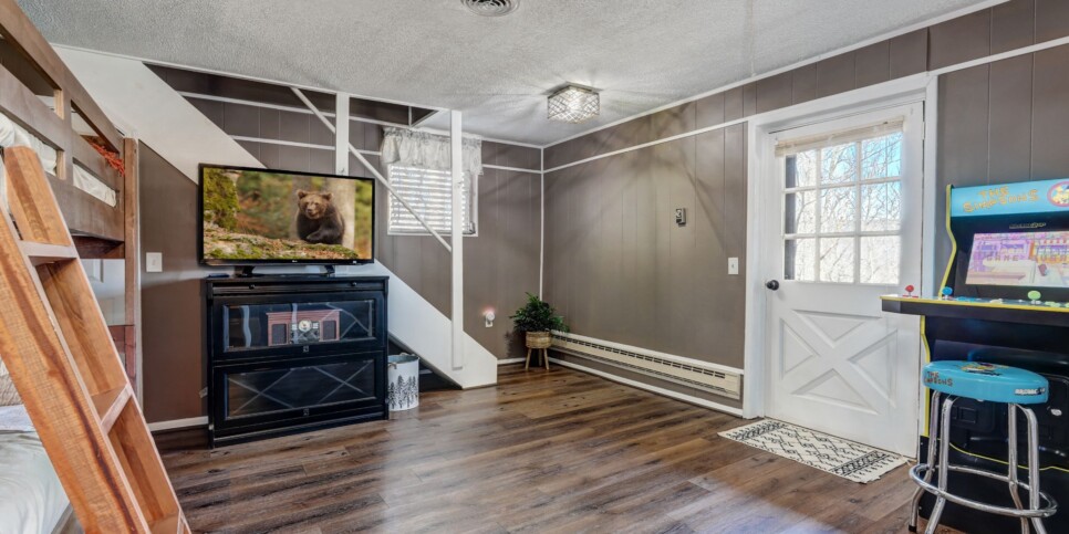 Bent Tree Chalet - Cozy Days Hideaway - Bedroom