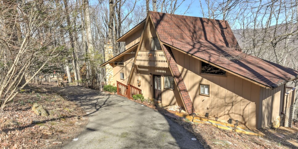 Bent Tree Chalet - Cozy Days Hideaway - Exterior