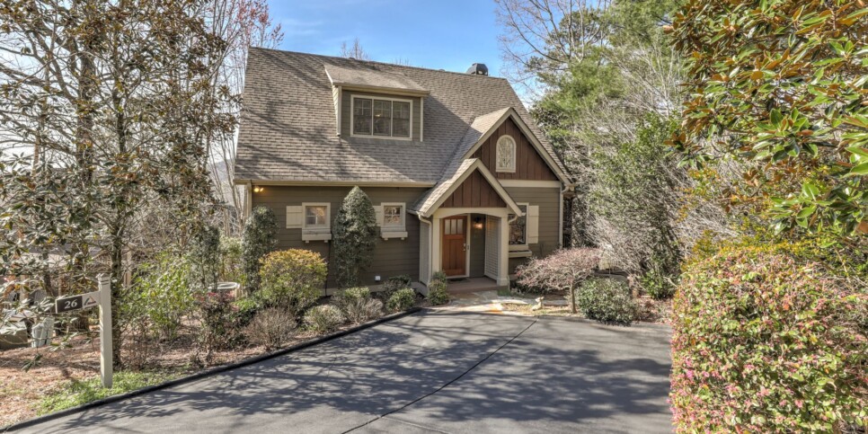 Big Canoe - Doctors Orders - Exterior