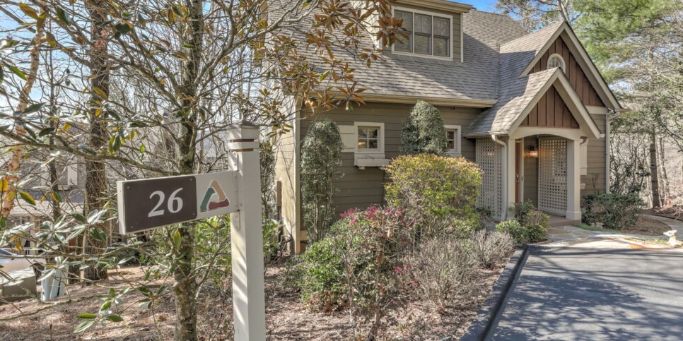 Big Canoe - Doctors Orders - Exterior