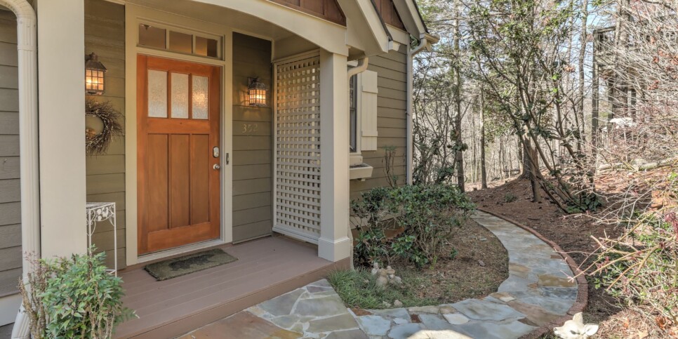 Big Canoe - Doctors Orders - Exterior