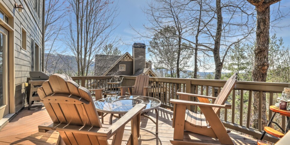 Big Canoe - Doctors Orders - Exterior