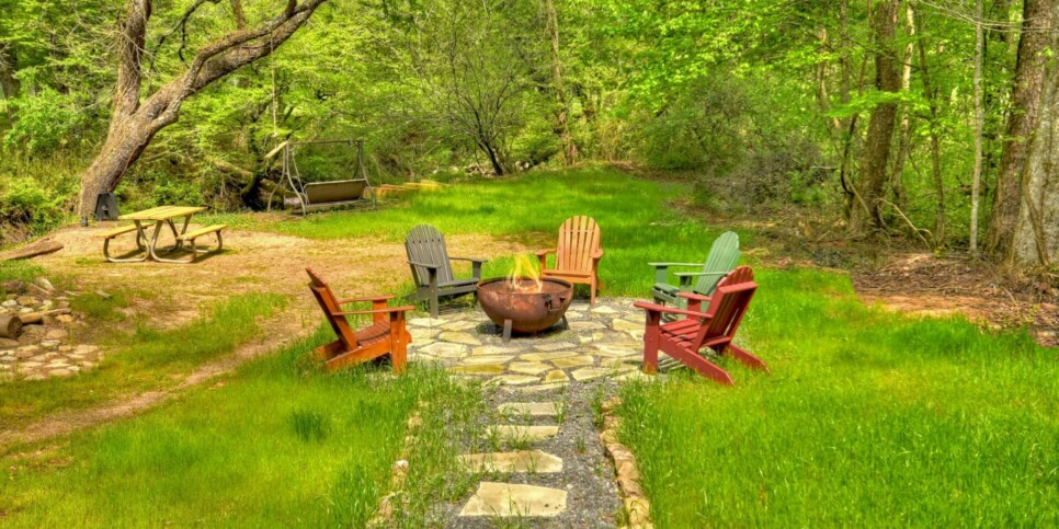 Blue Ridge Cabin - Bear Naked Hideaway - Exterior