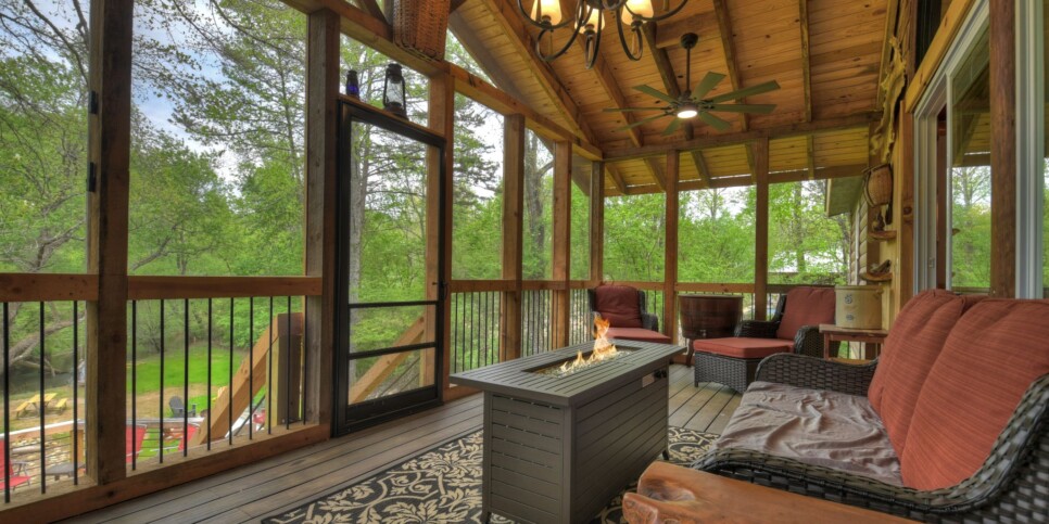 Blue Ridge Cabin - Bear Naked Hideaway - Exterior