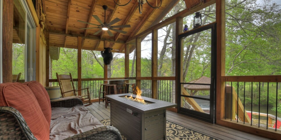 Blue Ridge Cabin - Bear Naked Hideaway - Exterior