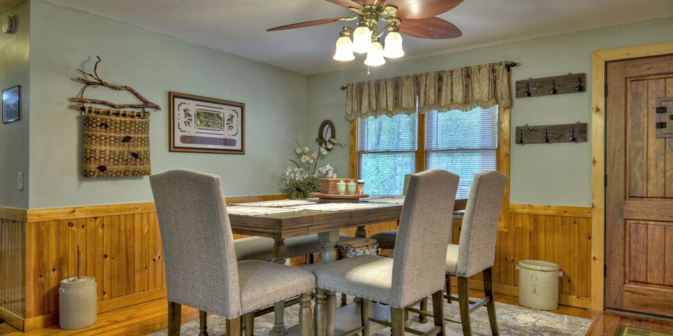 Blue Ridge Cabin - Bear Naked Hideaway - Kitchen