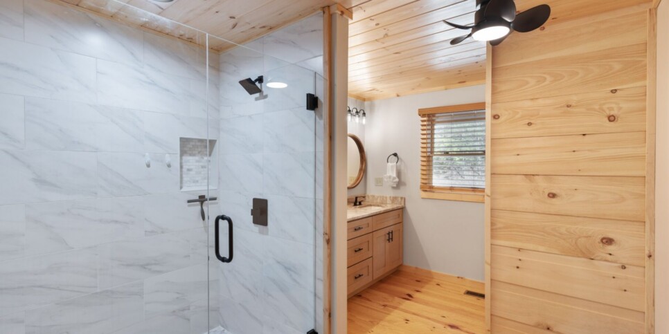 Blue Ridge - Whiskey & Woods - Bathroom