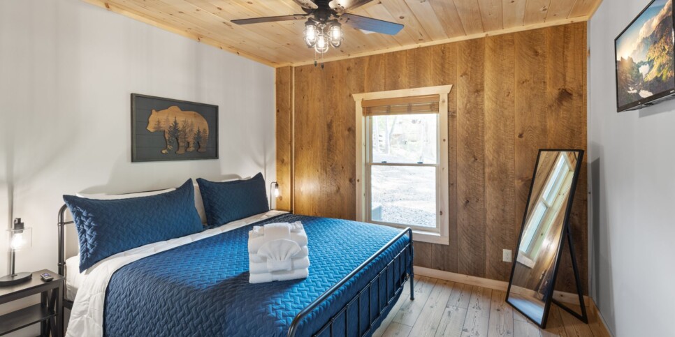 Blue Ridge - Whiskey & Woods - Bedroom