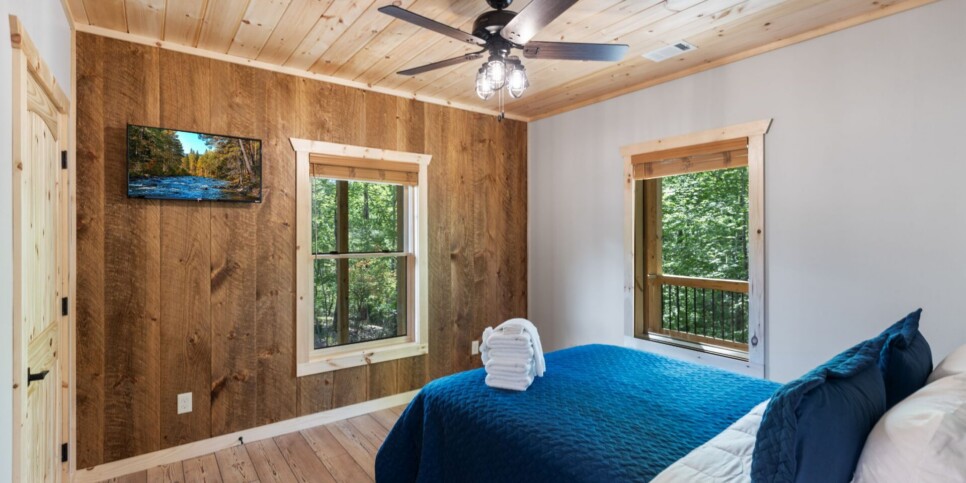 Blue Ridge - Whiskey & Woods - Bedroom